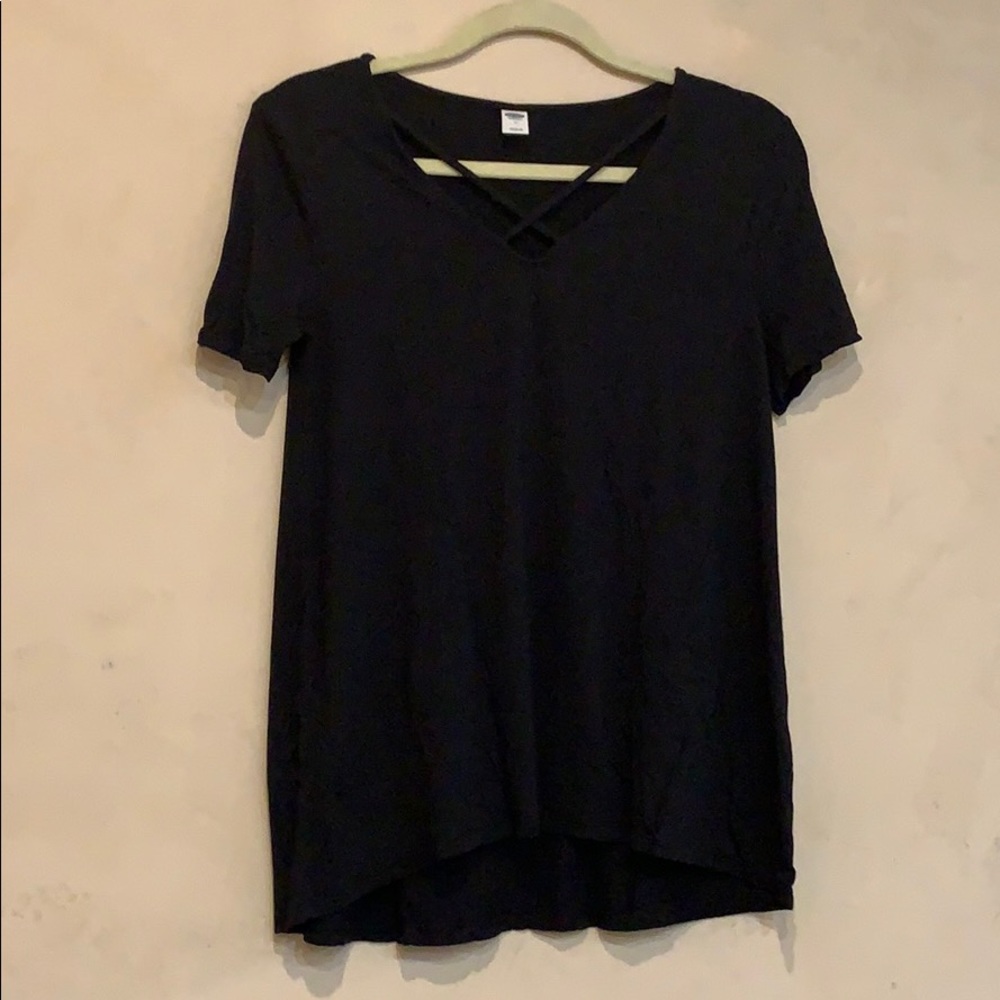 OLD NAVY T SHIRT